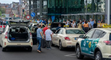Berlin Central Station, taxi traffic in front of the entrance, Germany