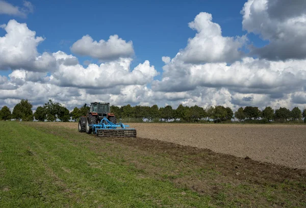 Agriculture Tractor Entering Field Berlin Lbars — Stock Photo, Image