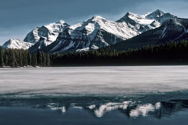 Rocky mountains — Stock Photo, Image