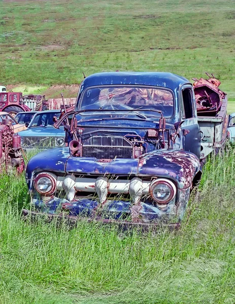 오래 된 자동차 덤프 — 스톡 사진
