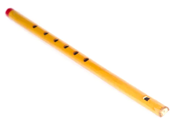 Tahta kamış boru ya da ıslık izole edilmiş.
