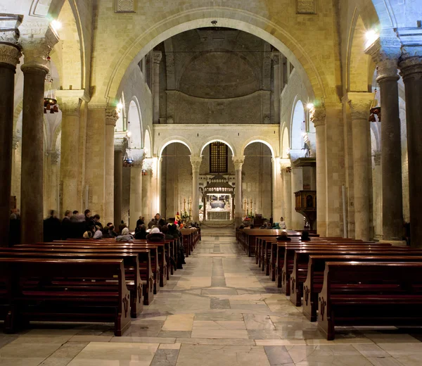 st. nicholas Bazilikası'nın içinde. bari. Apulia. 