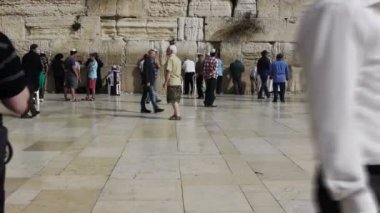 turistler ve gerçek müminler