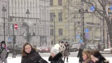 Nevsky prospekt üzerinde kar