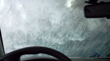 ön cam yıkama sırasında