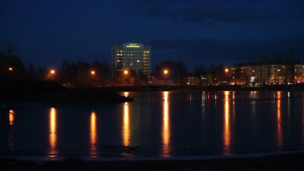 Terraplén del río — Vídeos de Stock