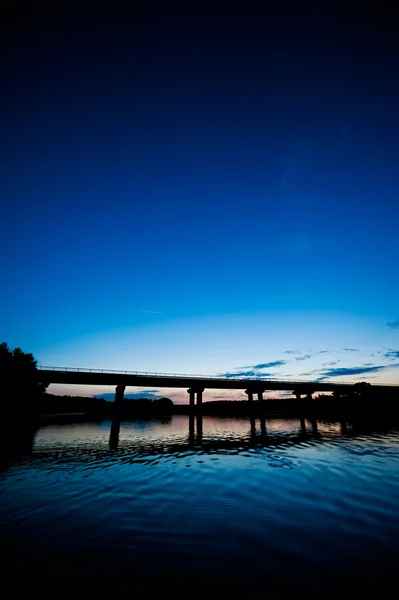 Pôr-do-sol no rio — Fotografia de Stock