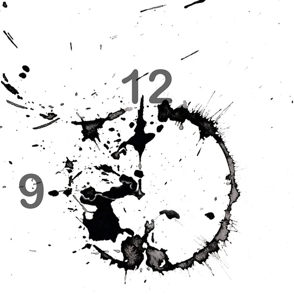 インクの塊の形で抽象的な文字盤で見てください 白に隔離されてる 時間は９時です 紙のテクスチャに手描きの中国インク 水墨画コレクション ラスタービットマップ画像 — ストック写真