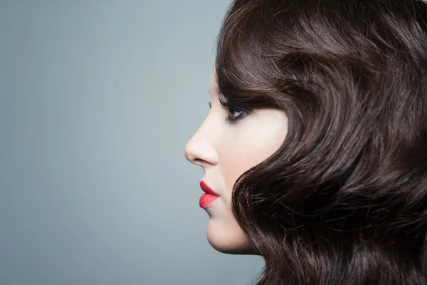 Foto de mulher bonita com cabelo magnífico — Fotografia de Stock