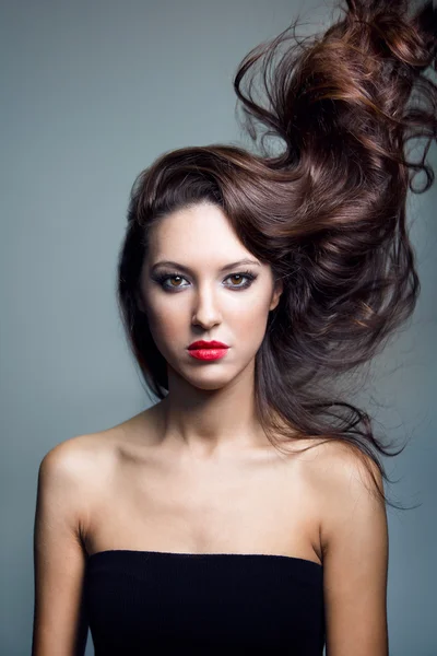 Foto de mulher bonita com cabelo magnífico — Fotografia de Stock