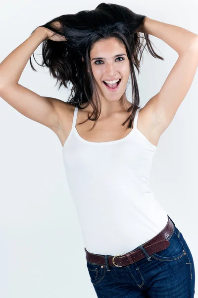 Jovem mulher feliz olhando para a câmera — Fotografia de Stock