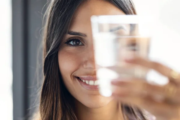 Portrait Pretty Young Woman Smiling While Looking Camera Glass Water — Stock Photo, Image