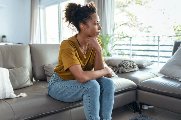 Shot Worried Mature Woman Waiting News Her Smartphone While Sitting — Stock Photo, Image