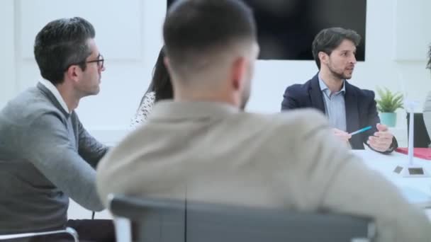 Video Von Geschäftsleuten Die Während Einer Besprechung Büro Einem Modernen — Stockvideo