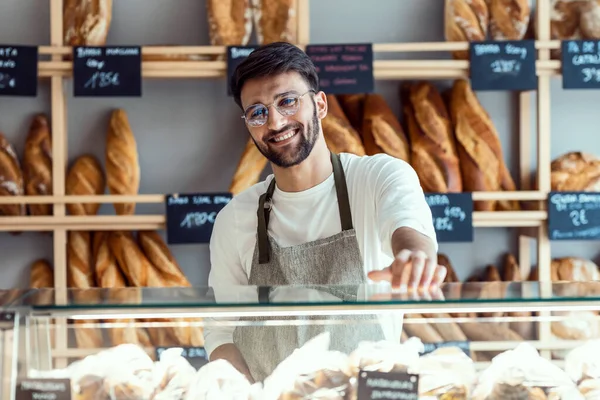 Portrait Handsome Younger Owner Selling Fresh Pastry Loaves Bread Section —  Fotos de Stock