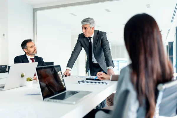 Tiro Equipe Negócios Sucesso Fazendo Uma Reunião Para Falar Sobre — Fotografia de Stock