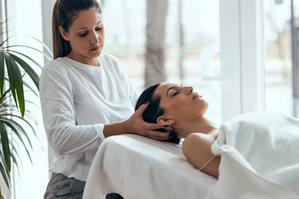 Shot Cosmetologist Making Relax Massage Beautiful Woman While Lying Stretcher — Stock Photo, Image