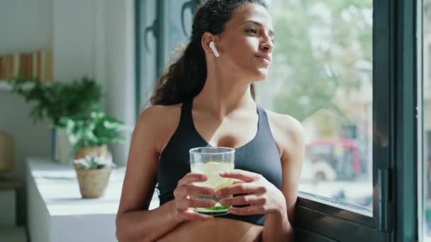 Video Sporty Woman Drinking Detox Juice While Taking Break Doing — Stockvideo