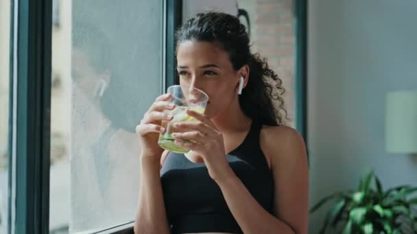 Video Sporty Woman Drinking Detox Juice While Taking Break Doing — Video Stock