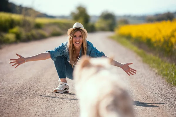 Shot Attractive Young Woman Caring Playing Her Beautiful Golden Retriever — Stock Photo, Image