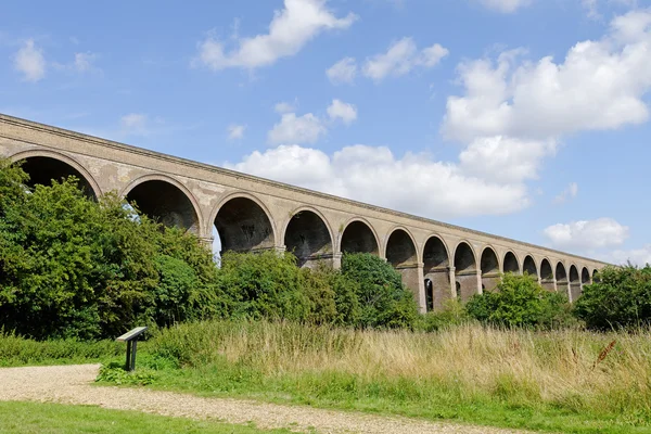 Viaduto ferroviário — Fotografia de Stock