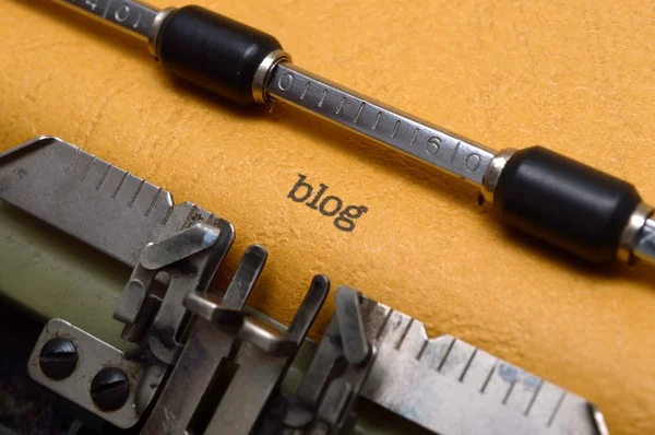 Bloggtexten på skrivmaskin — Stockfoto