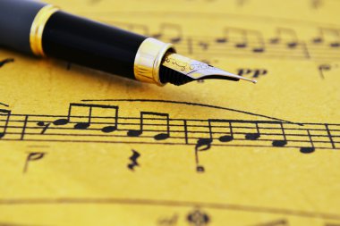 Müzik sayfasında dolmakalem