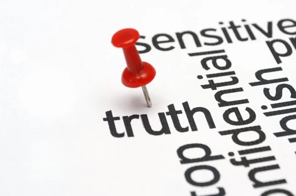 Push pin on Truth text — Stock Photo, Image
