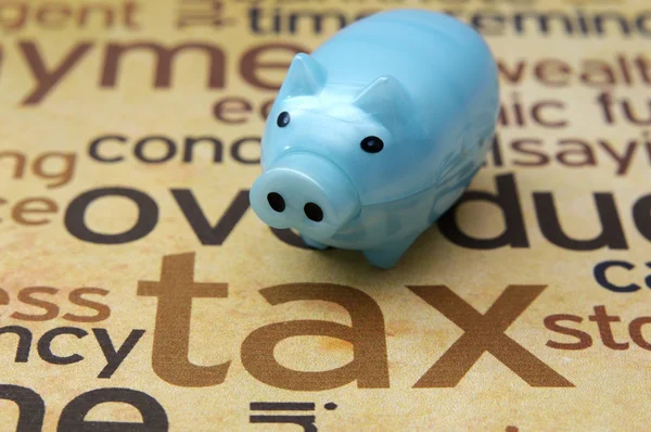 Piggy bank e conceito fiscal — Fotografia de Stock