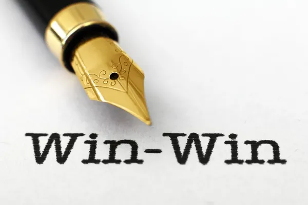 Win win tekst en vulpen — Stockfoto