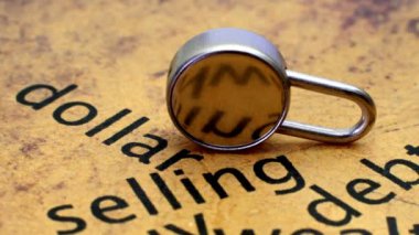 Dolly çekimini finans metnine kilitle