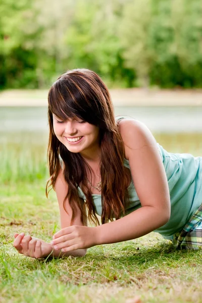 Adolescente sorridente — Fotografia de Stock