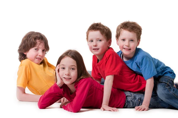 4 glückliche Kinder — Stockfoto