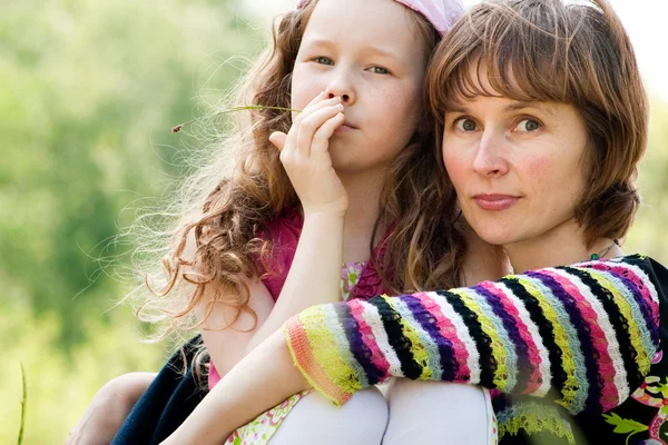 Portret ot moeder en dochter — Stockfoto