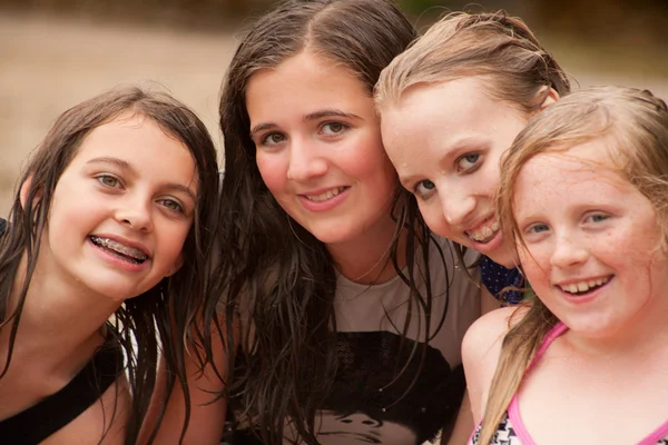 Teens from the water — Stock Photo, Image