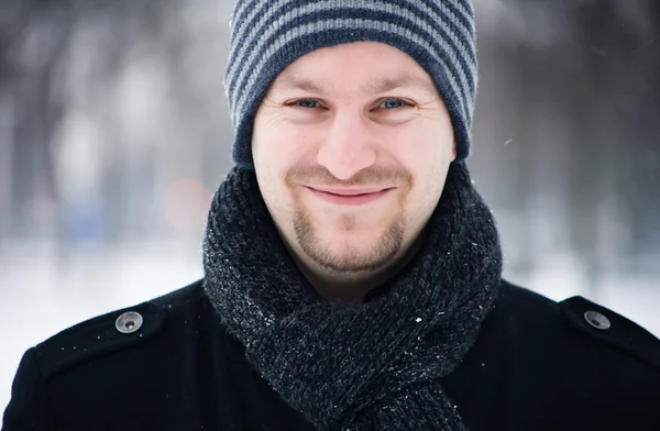 Mężczyzna portret zimowy — Zdjęcie stockowe