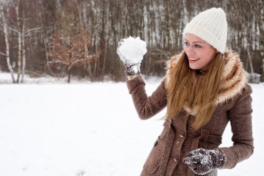 benim kar topu atmak hazır
