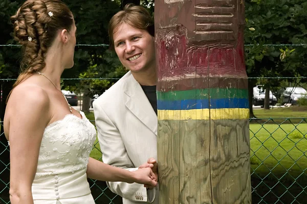 Bridal couple posing — Stock Photo, Image