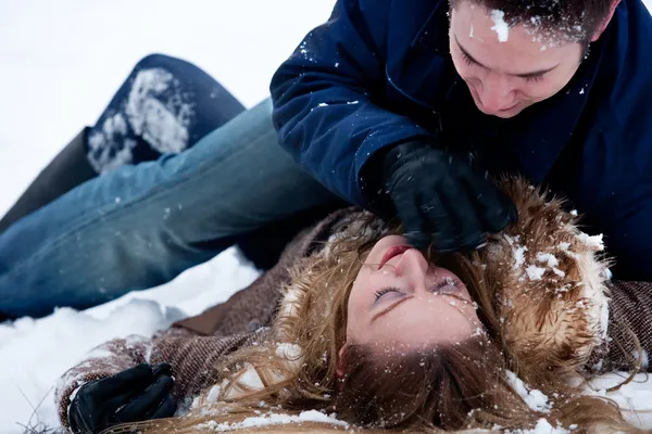 Lucha de invierno apasionada — Foto de Stock