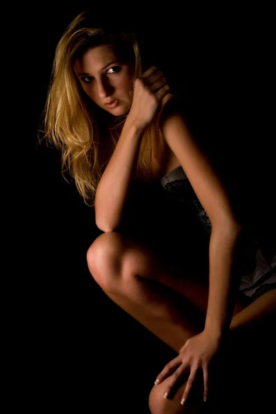 Sexy Mädchen posiert in Dessous — Stockfoto