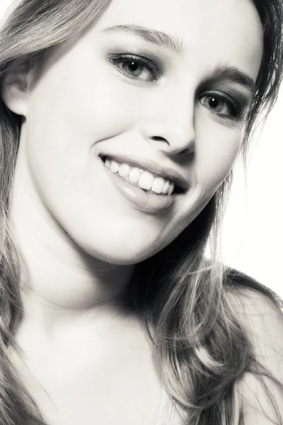 Ritratto di una ragazza sorridente — Foto Stock