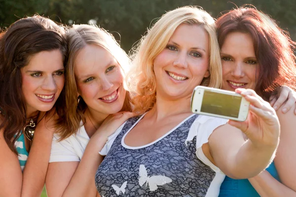 Onze girlgroup op de foto — Stockfoto