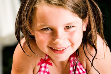 gülümseyen tatlı yaz çocuk