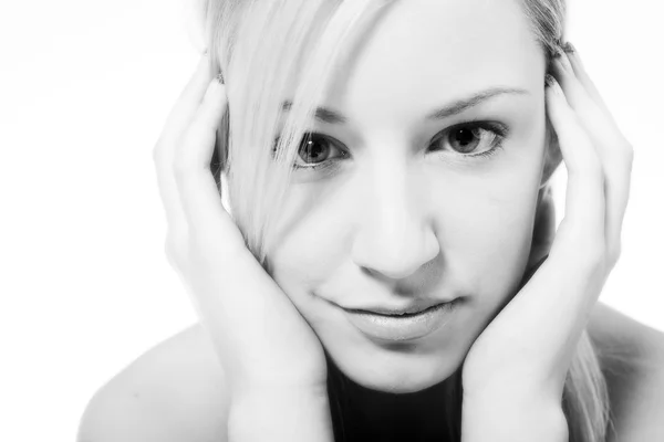 Studio porträtt av en ung blond kvinna flirta — Stockfoto