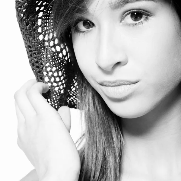 Mixed raced young beauty and her hat — Stock Photo, Image