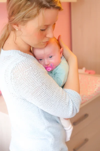 Hold my little girl — Stock Photo, Image