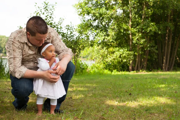 Papi y su hija africana — Foto de Stock