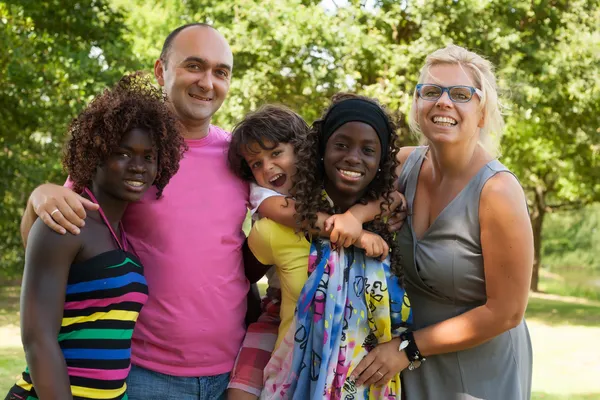 A maior família muticultural — Fotografia de Stock