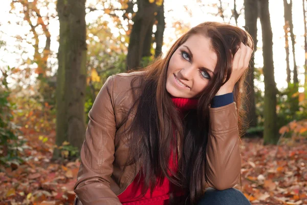 Brunette is waiting — Stock Photo, Image