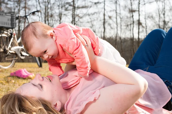 Free time with the baby — Stock Photo, Image